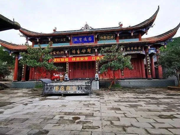 达州西圣寺圆通宝殿