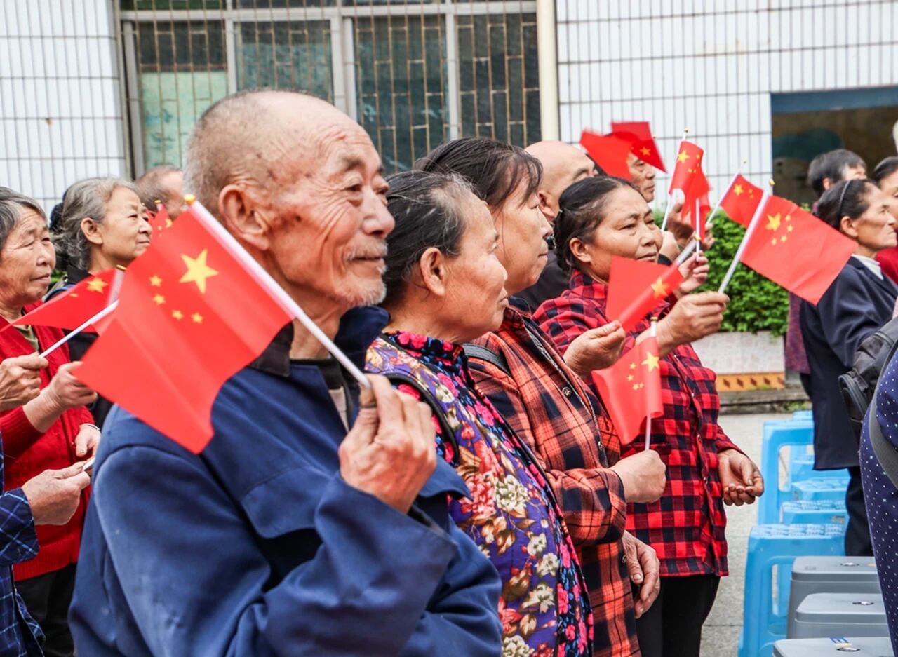 岁月凝望中国红